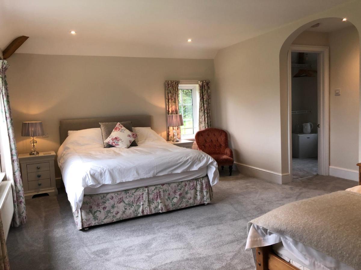 Whiteways Farmhouse Buckland Newton Exterior foto